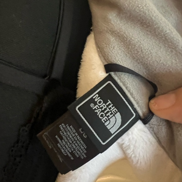 The North Face Cream and Gray Jacket - Picture 9 of 9